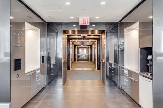 One World Trade Center, New York, NY à louer Photo intérieure– Image 2 sur 16