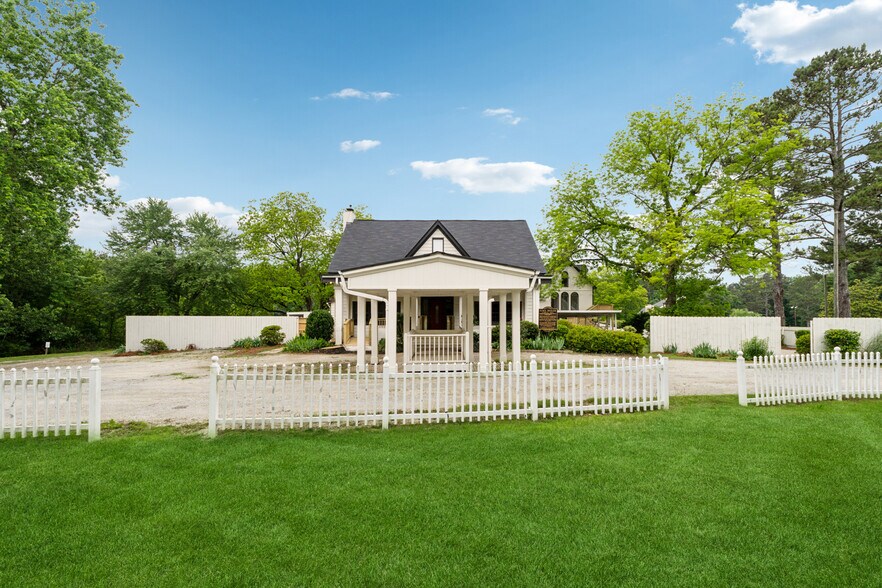 4487 Trickum Rd NE, Marietta, GA à vendre - Photo de l’immeuble – Image 1 sur 40