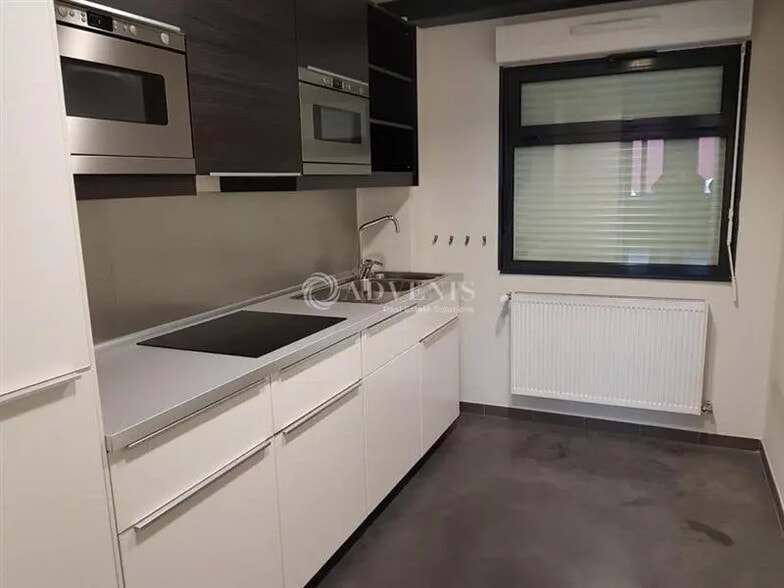 Bureau dans Roubaix à louer - Photo de l’immeuble – Image 2 sur 5