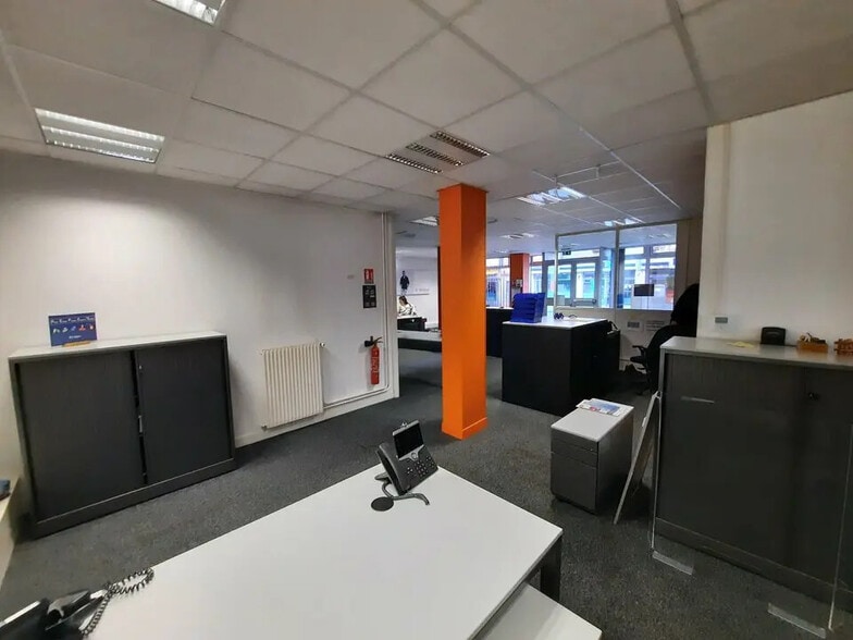 Bureau dans Rouen à louer - Photo de l’immeuble – Image 2 sur 13