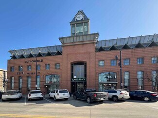 Plus de détails pour 4 S Linn St, Iowa City, IA - Bureau à vendre