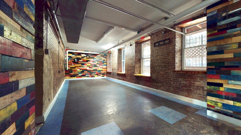 552 W 184th St, New York, NY à louer - Photo de l’immeuble – Image 3 sur 5
