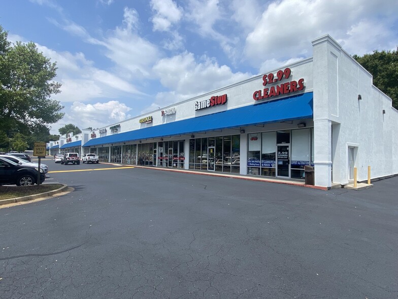 697 Davis Rd, Stockbridge, GA à louer - Photo de l’immeuble – Image 2 sur 25