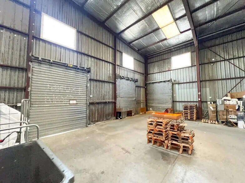 Local d’activités dans Velaux à louer - Photo intérieure – Image 3 sur 5