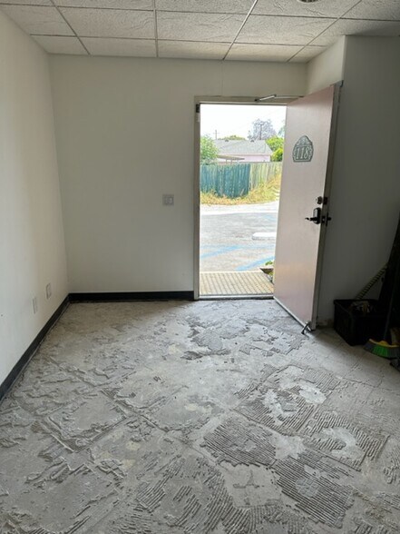 118 N State College Blvd, Fullerton, CA à louer - Photo de l’immeuble – Image 3 sur 29
