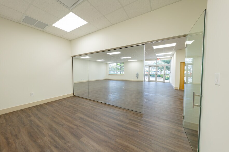 3501 Burris Rd, Davie, FL à louer - Photo de l’immeuble – Image 2 sur 14