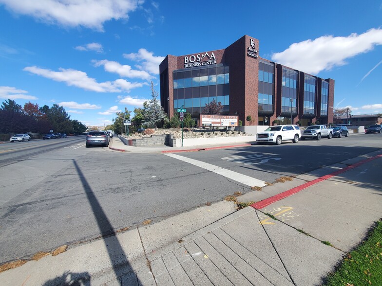 401 Ryland St, Reno, NV à louer - Photo de l’immeuble – Image 3 sur 15