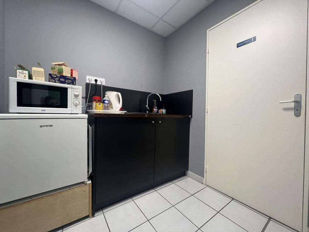 Bureau dans Nîmes à louer Photo intérieure– Image 1 sur 11