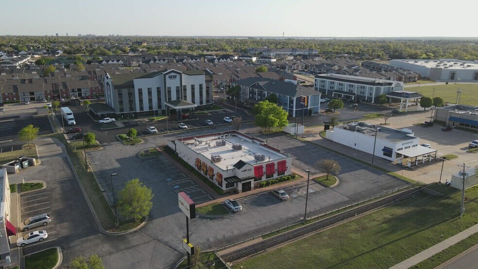 2610 W Memorial Rd, Oklahoma City, OK à vendre - Vidéo sur l’annonce professionnelle – Image 2 sur 22
