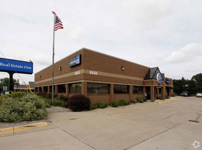 8685 W Grand River Ave, Brighton, MI à louer - Photo principale – Image 1 sur 4