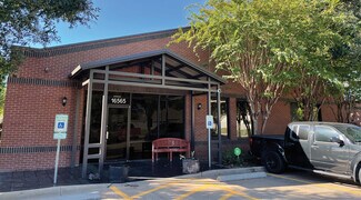 Plus de détails pour 16565 Village Dr, Jersey Village, TX - Bureau à vendre