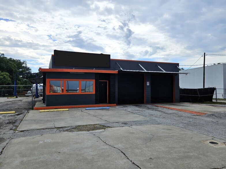 15217 US 301, Dade City, FL à louer - Photo de l’immeuble – Image 1 sur 7