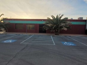 2610 N Blagg Rd, Pahrump, NV à louer Photo de l’immeuble– Image 1 sur 18
