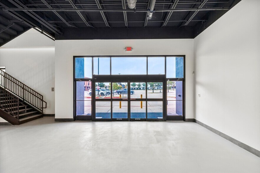 2660 Old Denton Rd, Carrollton, TX à louer - Hall d’entrée – Image 3 sur 43