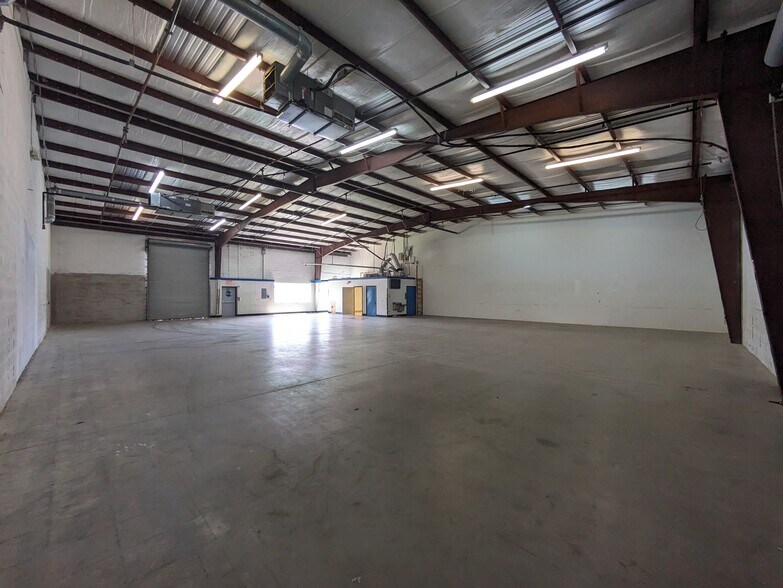 6250-6270 Clarity Ct, Sarasota, FL à louer - Photo intérieure – Image 3 sur 8