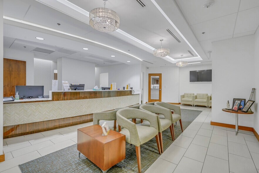 1850 Town Center Dr, Reston, VA à vendre - Photo intérieure – Image 2 sur 42