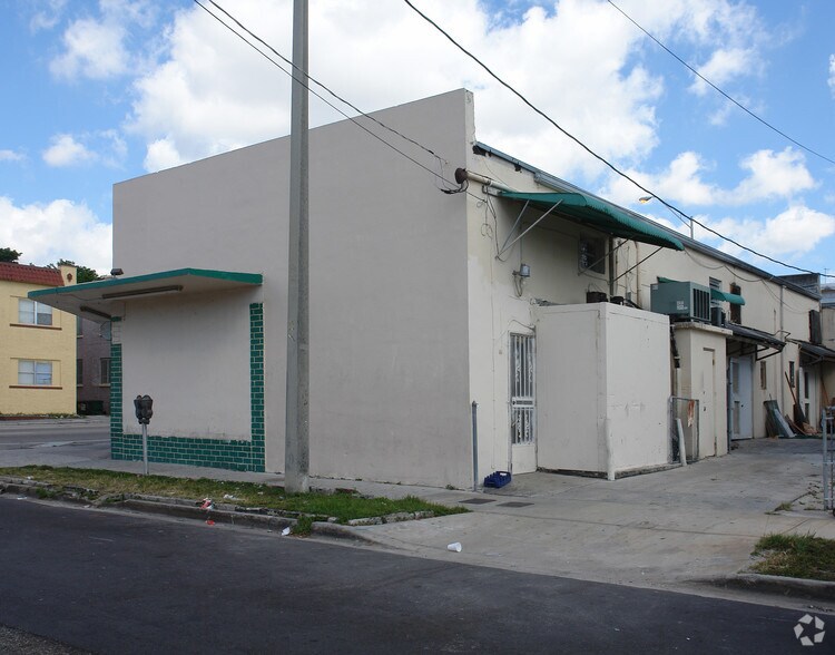 1165 NW 5th St, Miami, FL à vendre - Photo de l’immeuble – Image 3 sur 3