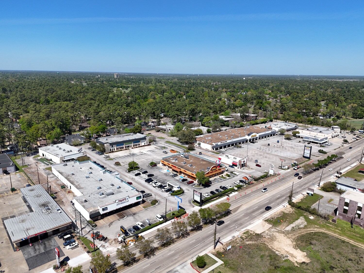 Champions Village portefeuille de 11 biens à vendre sur LoopNet.fr Photo principale– Image 1 sur 13