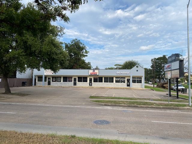 5206 Irvington Blvd, Houston, TX à louer Photo de l’immeuble– Image 1 sur 8