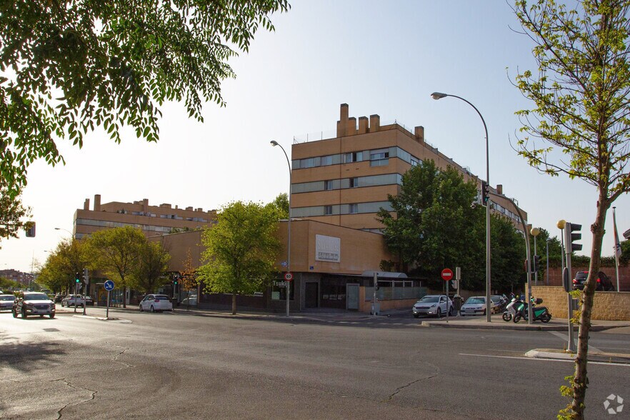 Calle de Silvano, 100, Madrid, Madrid à louer - Photo de l’immeuble – Image 2 sur 2