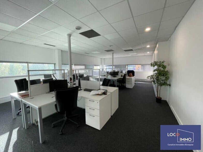 Bureau dans Bordeaux à vendre - Photo de l’immeuble – Image 3 sur 10