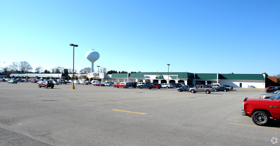 1401-1463 N Main St, Suffolk, VA à louer - Photo de l’immeuble – Image 2 sur 12