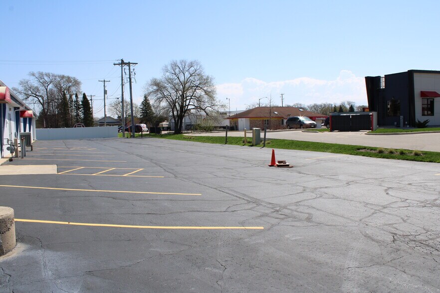 223 N Seymour St, Fond Du Lac, WI à louer - Photo de l’immeuble – Image 3 sur 8