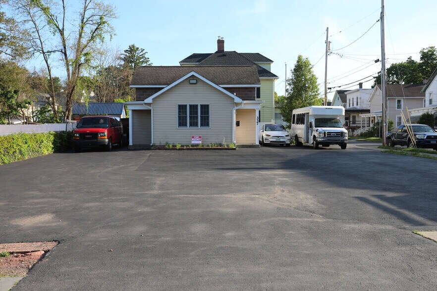 337 Broadway, Kingston, NY à vendre - Photo de l’immeuble – Image 2 sur 22