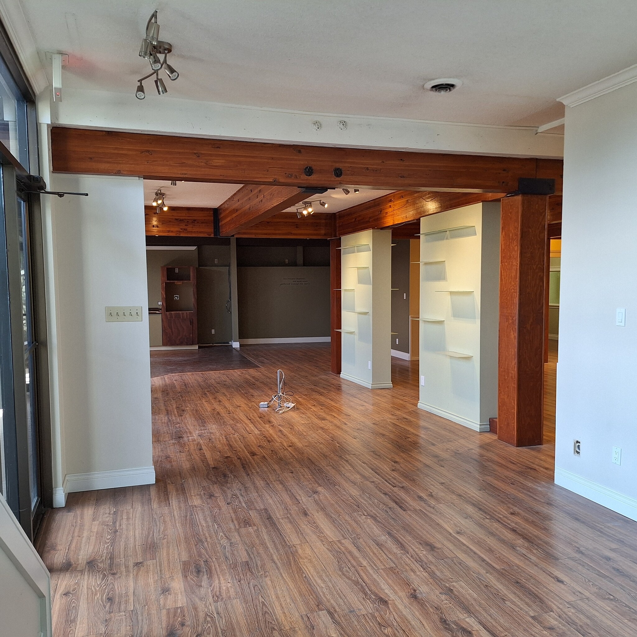 77 Victoria Cres, Nanaimo, BC à louer Photo intérieure– Image 1 sur 17