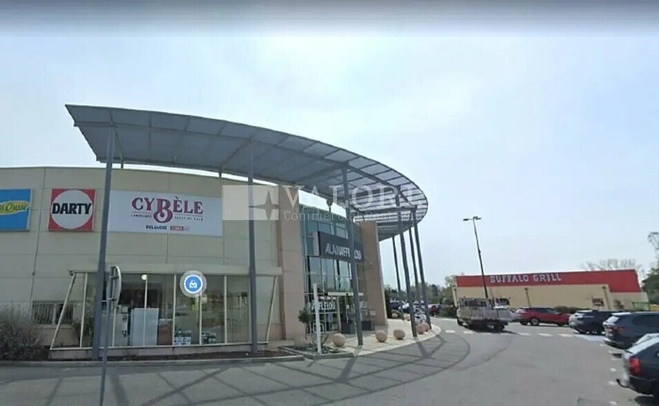 Local commercial dans Avignon à louer - Photo de l’immeuble – Image 1 sur 4