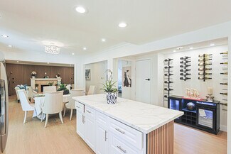 Plus de détails pour 17819 Bay St, Fountain Valley, CA - Spécialisé à vendre