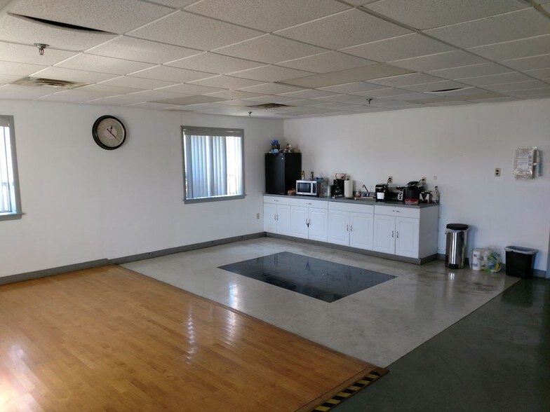 1840 Columbia Ave, Folcroft, PA à louer - Photo intérieure – Image 2 sur 4