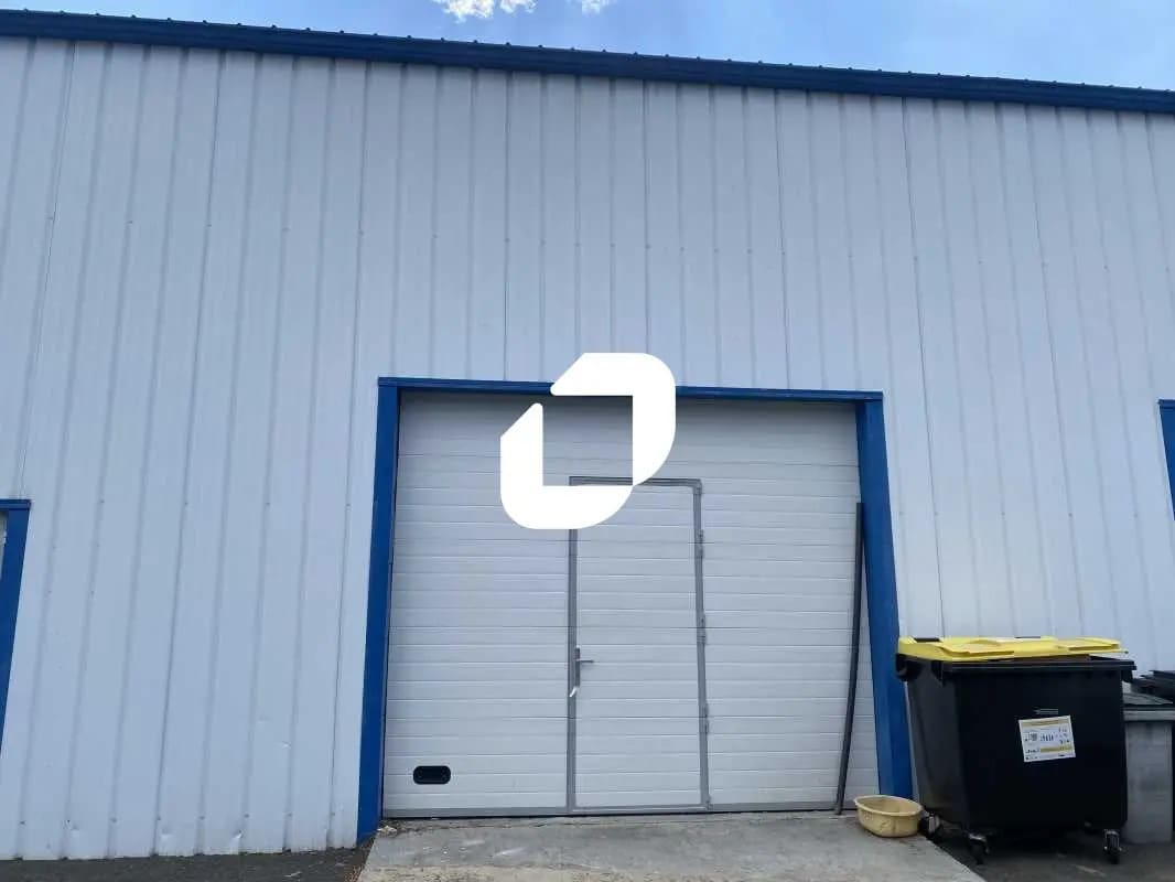 Local d’activités dans Canéjan à louer Photo de l’immeuble– Image 1 sur 8