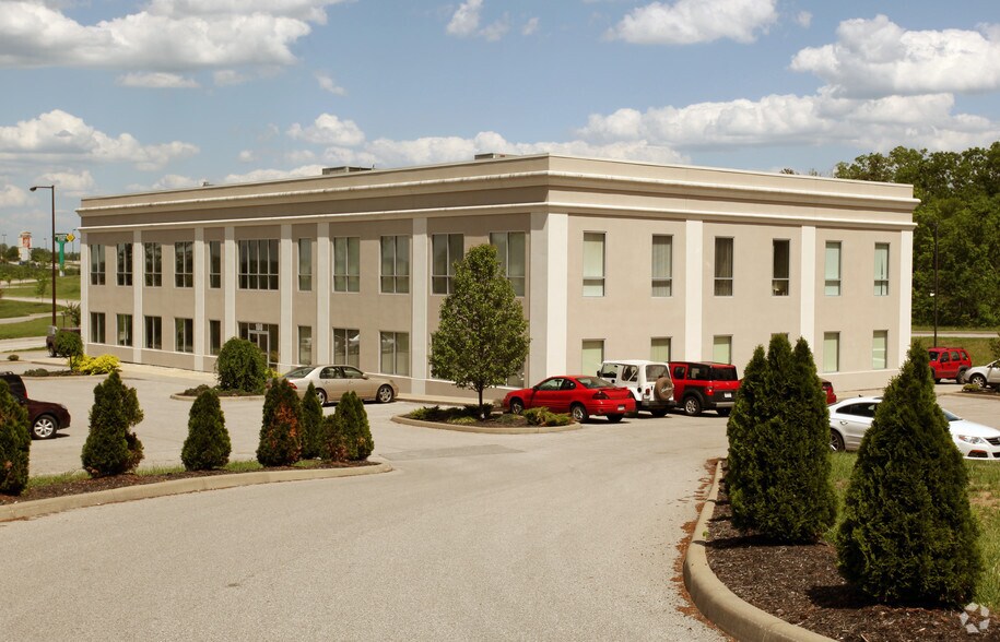 100 Peyton Way, Charleston, WV à vendre - Photo principale – Image 1 sur 25