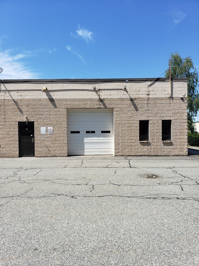 37 Lark Industrial Pky, Greenville, RI 02828 - Lot A - - Photo intérieure - Image 1 of 18
