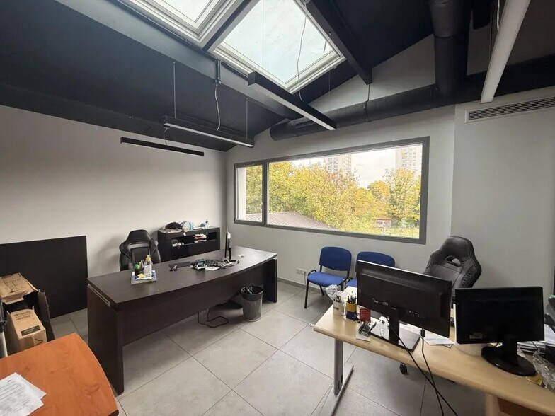 Industriel/Logistique dans Créteil à vendre - Photo de l’immeuble – Image 3 sur 7