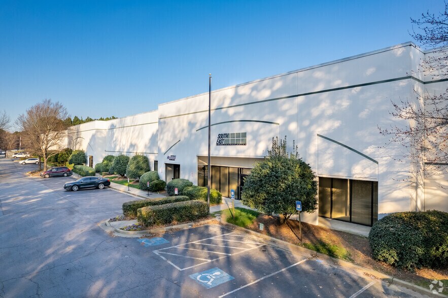 5050 Oakbrook Pky, Norcross, GA à louer - Photo de l’immeuble – Image 1 sur 5