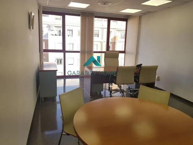 Bureau dans València, Valencia à louer - Photo de l’immeuble – Image 3 sur 6