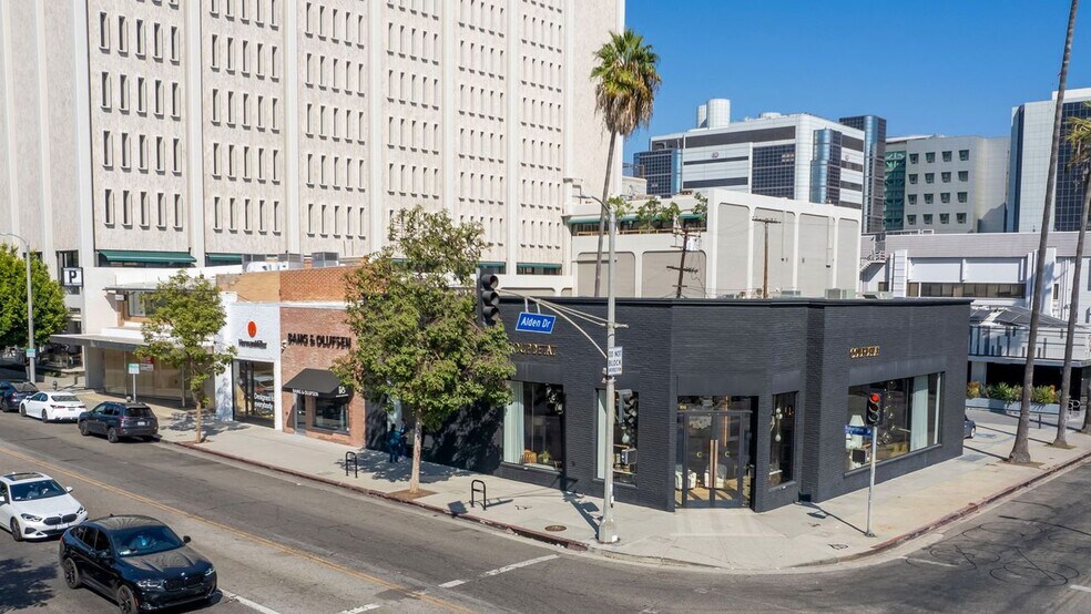 100-108 N Robertson Blvd, Los Angeles, CA à louer - Photo de l’immeuble – Image 1 sur 9