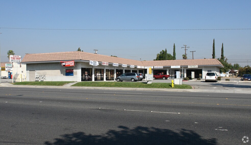 444 E Foothill Blvd, Rialto, CA à louer - Photo de l’immeuble – Image 2 sur 4