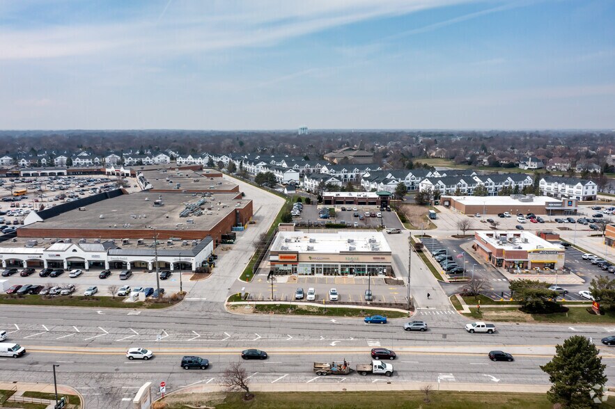 2040-2046 S Naperville Rd, Wheaton, IL à louer - Aérien – Image 2 sur 5