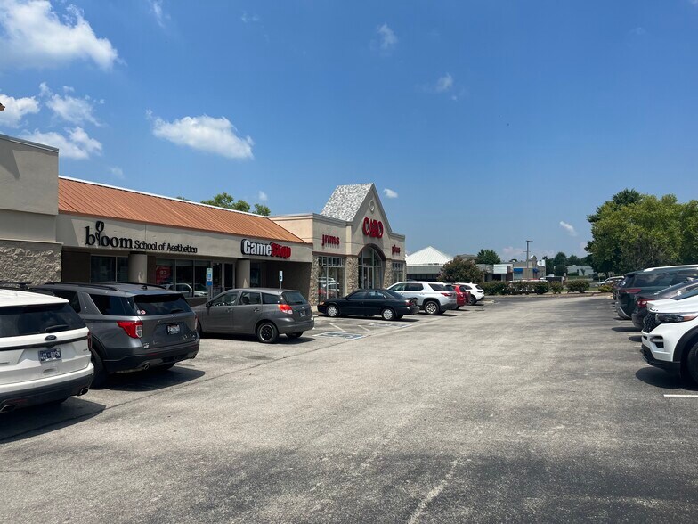 875 US-321, Lenoir City, TN à louer - Photo de l’immeuble – Image 3 sur 8