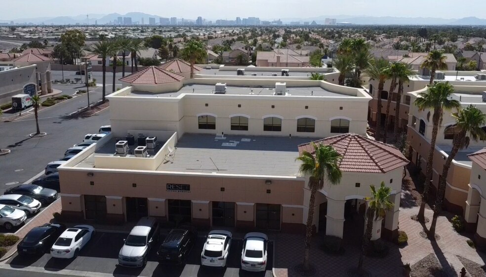 4775 S Durango Dr, Las Vegas, NV à louer - Photo de l’immeuble – Image 3 sur 16