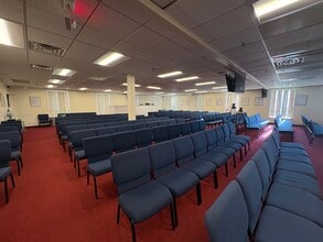 240 Bear Hill Rd, Waltham, MA à louer Photo de l’immeuble– Image 1 sur 3