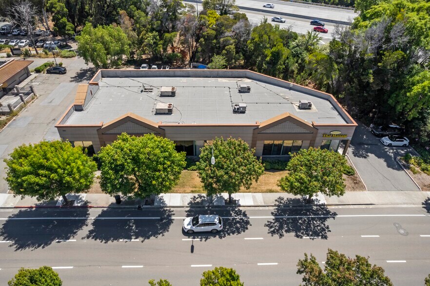 1699 N Capitol Ave, San Jose, CA à louer - Photo de l’immeuble – Image 3 sur 11