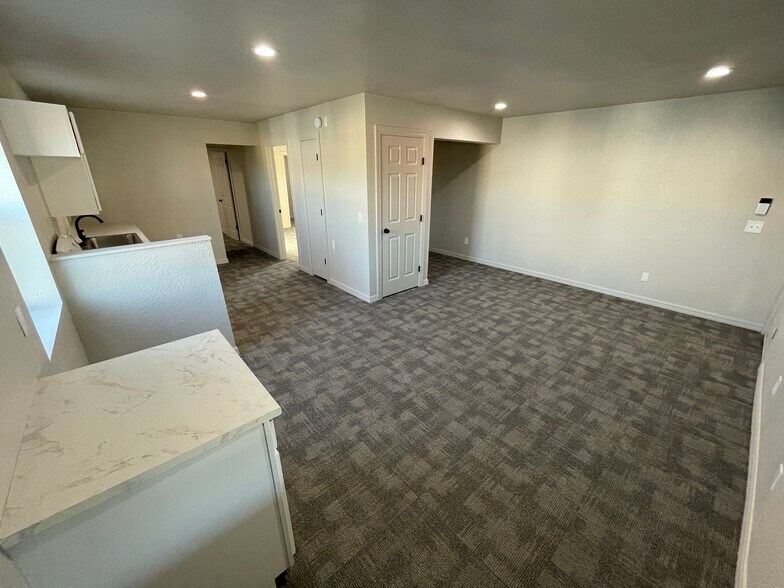 7447 W 78th St, Tulsa, OK à louer - Photo de l’immeuble – Image 3 sur 10