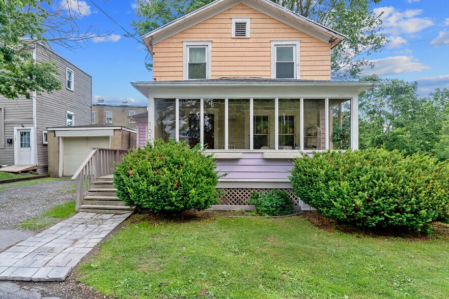 102 W Elm St, Fayetteville, NY à vendre - Photo de l’immeuble – Image 2 sur 18
