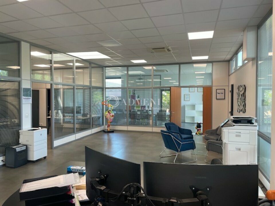 Bureau dans Bussy-Saint-Martin à louer Photo de l’immeuble– Image 1 sur 9