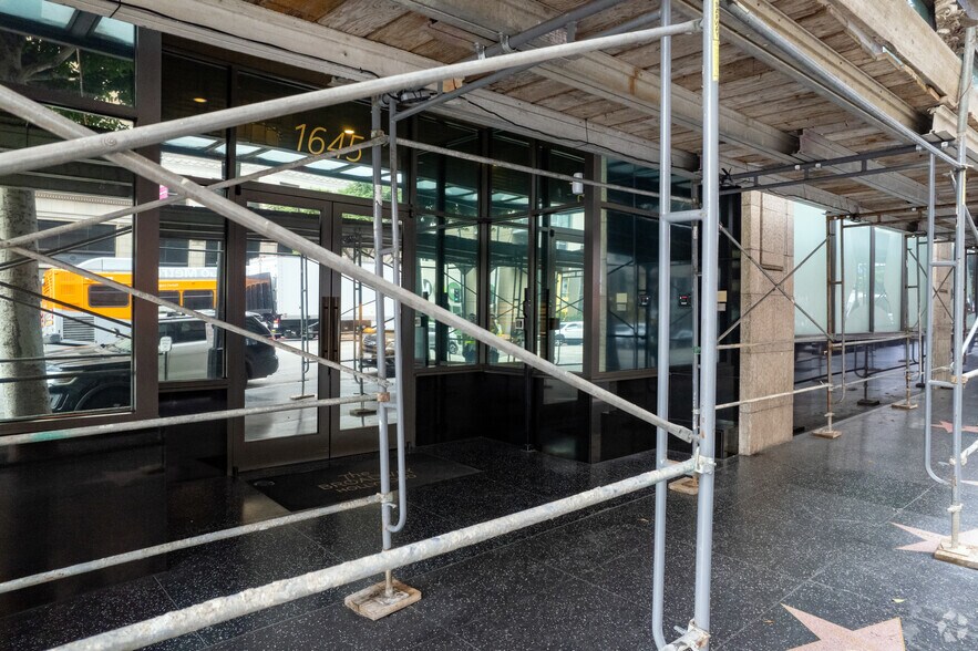 1645 Vine St, Hollywood, CA à vendre - Photo de l’immeuble – Image 3 sur 104