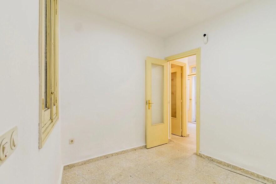 Immeuble residentiel dans Madrid, Madrid à vendre - Photo de l’immeuble – Image 2 sur 3